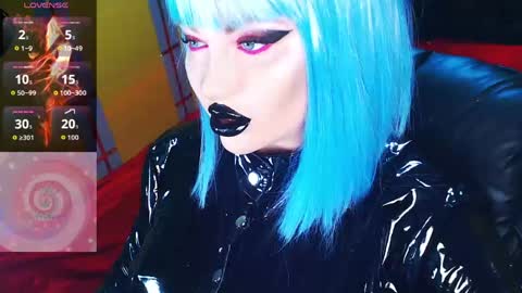 Snapshot of crazypinkyball chatting on 05-07-26, 03:17 Roxy online show from 05-07-26, 03:17