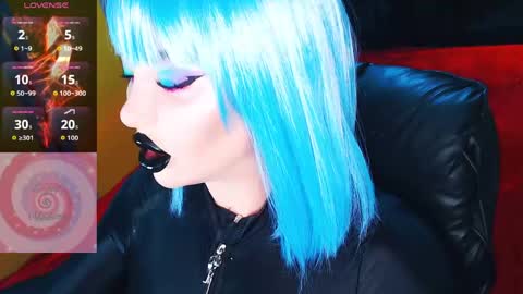 Snapshot of crazypinkyball chatting on 05-10-26, 02:55 Roxy online show from 05-10-26, 02:55