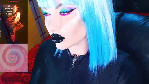 Snapshot of crazypinkyball chatting on 05-14-26, 02:35 Roxy online show from 05-14-26, 02:35