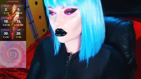 Snapshot of crazypinkyball chatting on 05-23-26, 03:05 Roxy online show from 05-23-26, 03:05