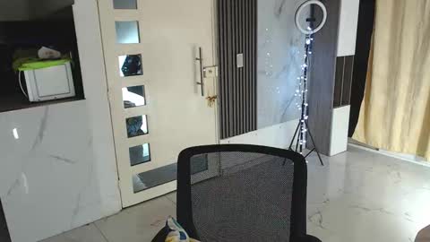 Snapshot of crazyybull chatting on 03-17-26, 07:33 Bull online show from 03-17-26, 07:33