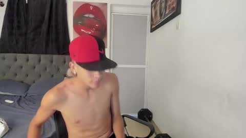 crazzy_master1 online show from 06-06-26, 07:24