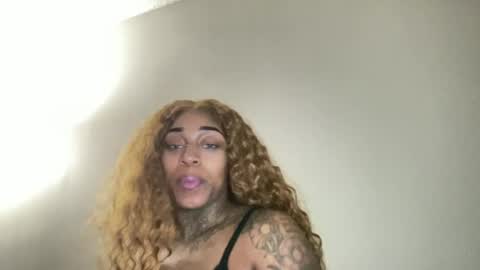 Snapshot of creame_sensation chatting on 08-02-26, 11:03 PHANTOMTARGARYENXXX online show from 08-02-26, 11:03