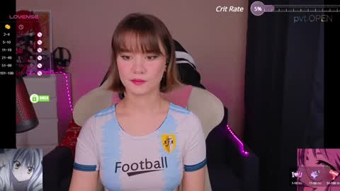 Snapshot of creammeow chatting on 01-22-25, 02:15 Alina online show from 01-22-25, 02:15