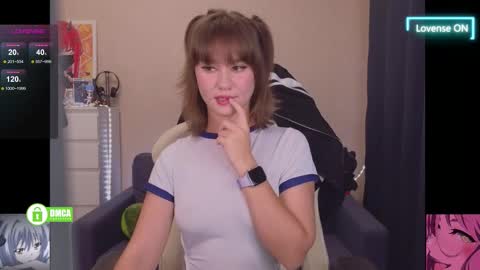 Snapshot of creammeow chatting on 09-19-25, 01:51 Alina online show from 09-19-25, 01:51
