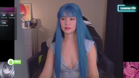 Snapshot of creammeow chatting on 10-13-25, 02:11 Alina online show from 10-13-25, 02:11