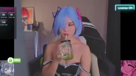 Snapshot of creammeow chatting on 10-23-25, 02:22 Alina online show from 10-23-25, 02:22