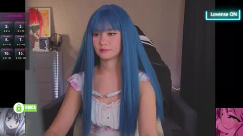 Snapshot of creammeow chatting on 10-24-25, 02:41 Alina online show from 10-24-25, 02:41