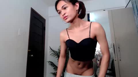 Snapshot of creamy_delilah chatting on 03-23-26, 06:39 Delilah online show from 03-23-26, 06:39