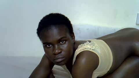 creamy_petite11 online show from 06-17-26, 10:06