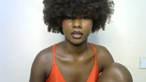 Snapshot of creamybabee chatting on 03-02-25, 01:15 queen online show from 03-02-25, 01:15