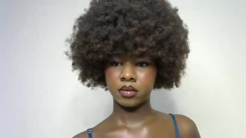 Snapshot of creamybabee chatting on 03-04-25, 09:32 queen online show from 03-04-25, 09:32