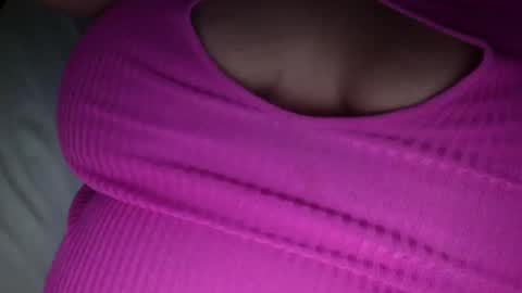 Snapshot of creamycocobabe chatting on 01-18-25, 03:31 CreamyCocoBabe online show from 01-18-25, 03:31