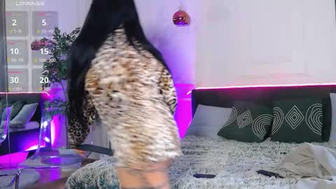 Sophie online show from 10-30-25, 08:27