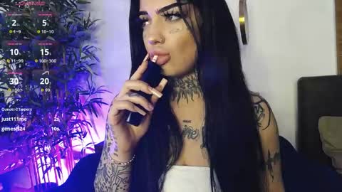 Sophie online show from 04-18-26, 07:34