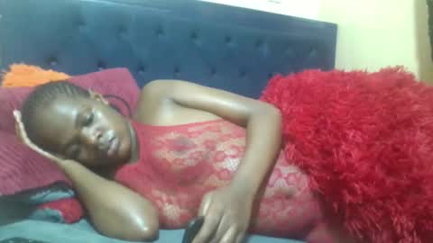 Snapshot of creamymomma chatting on 12-16-25, 07:30 verah online show from 12-16-25, 07:30