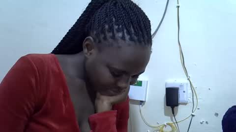 Snapshot of creamyypussyy chatting on 10-14-25, 09:37 creamyypussyy online show from 10-14-25, 09:37