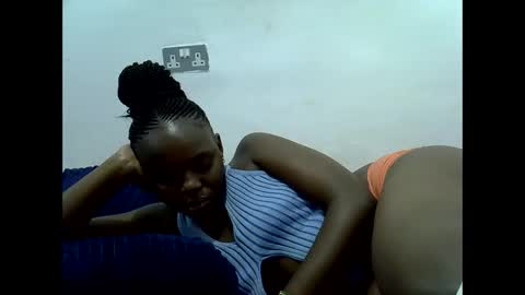 Snapshot of creamyypussyy chatting on 05-27-26, 10:29 creamyypussyy online show from 05-27-26, 10:29