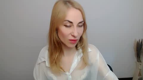 Snapshot of create_your_own_sun chatting on 04-29-26, 07:01 Lera online show from 04-29-26, 07:01