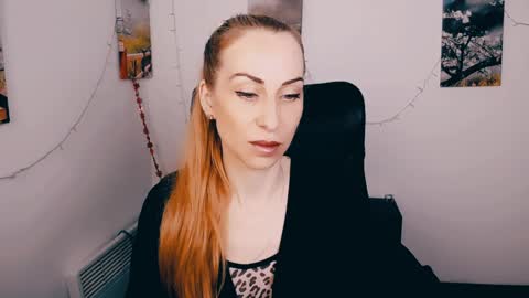 Snapshot of create_your_own_sun chatting on 05-17-26, 08:12 Lera online show from 05-17-26, 08:12