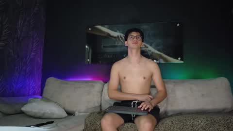 CRHISTIAN online show from 04-14-26, 01:55