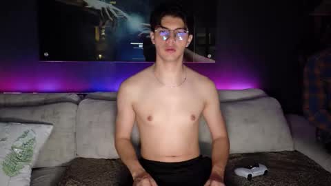 CRHISTIAN online show from 04-19-26, 01:38