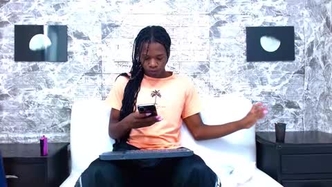 CriisBrown  online show from 11-26-25, 11:11