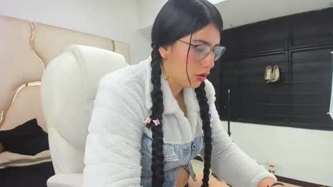 Criistaal   online show from 02-07-25, 04:37