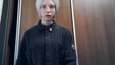 crimson_lady6 online show from 05-18-26, 04:46