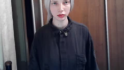 crimson_lady6 online show from 05-19-26, 06:58