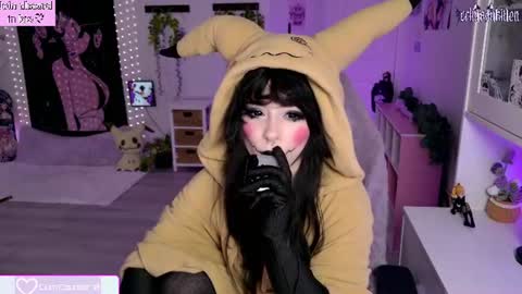 Snapshot of crimsonkitten chatting on 06-15-26, 12:24 Crimson Kitten online show from 06-15-26, 12:24