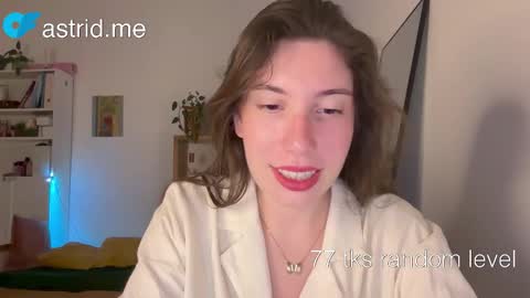 Snapshot of cringebutcute chatting on 09-27-25, 05:18 Astrid online show from 09-27-25, 05:18