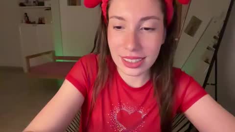 Snapshot of cringebutcute chatting on 10-20-25, 07:14 Astrid online show from 10-20-25, 07:14