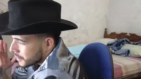 cris_simons online show from 12-20-24, 01:58