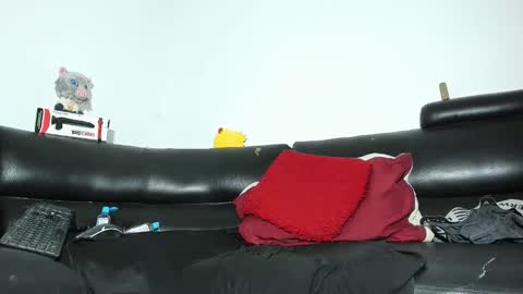 Snapshot of criss1964 chatting on 04-25-26, 11:46 yereimis y jaider online show from 04-25-26, 11:46