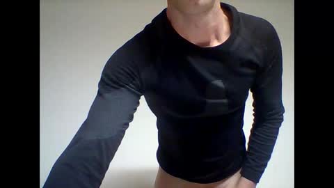 Snapshot of crissstrokesxxx chatting on 12-03-24, 01:32 Criss online show from 12-03-24, 01:32