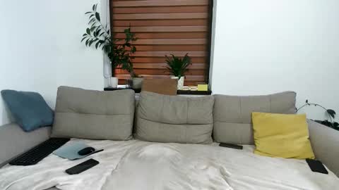 Snapshot of cristaelio chatting on 05-23-26, 03:27 Crista-Elio online show from 05-23-26, 03:27