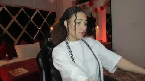 Snapshot of cristal20_ chatting on 02-17-26, 03:40 cristal20_ online show from 02-17-26, 03:40