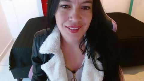 cristal541658 online show from 01-06-26, 12:42