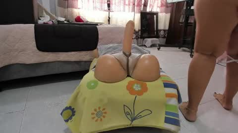 Snapshot of cristal_18xxx chatting on 05-20-26, 02:34 Cristal online show from 05-20-26, 02:34