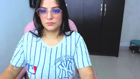 Snapshot of cristal_hot07 chatting on 12-23-25, 03:26 Cristal online show from 12-23-25, 03:26