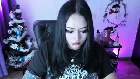 Snapshot of cristal_kosh chatting on 12-24-24, 04:51 Cris online show from 12-24-24, 04:51