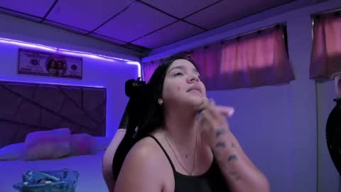 cristal_smith20 online show from 04-08-26, 12:16