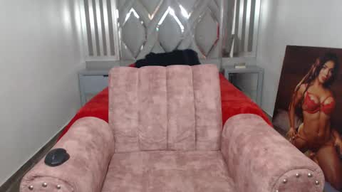 Snapshot of cristalbeautiful1 chatting on 12-14-24, 10:07 Natalie online show from 12-14-24, 10:07