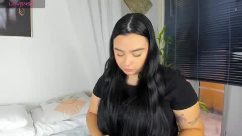 Snapshot of cristalcutte_ chatting on 12-21-24, 12:16 Cristal Cute online show from 12-21-24, 12:16