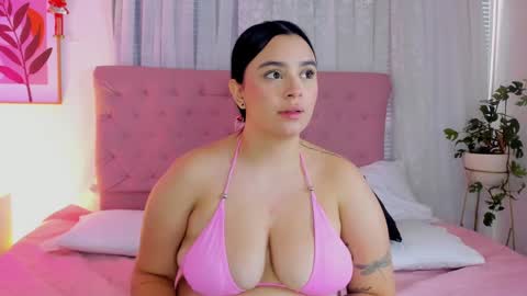 Snapshot of cristalcutte_ chatting on 12-30-24, 12:52 Cristal Cute online show from 12-30-24, 12:52