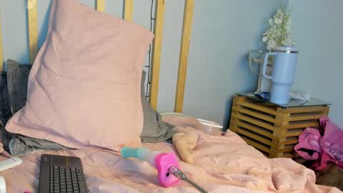 Snapshot of cristalcutte_ chatting on 01-26-25, 05:13 Cristal Cute online show from 01-26-25, 05:13
