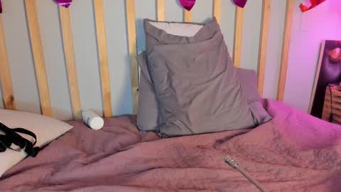 Snapshot of cristalcutte_ chatting on 02-17-25, 03:53 Cristal Cute online show from 02-17-25, 03:53