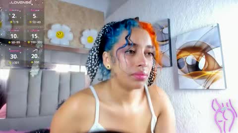   online show from 12-03-25, 03:21