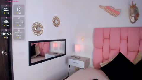 Snapshot of cristalmunez chatting on 01-12-25, 05:22 cristal online show from 01-12-25, 05:22